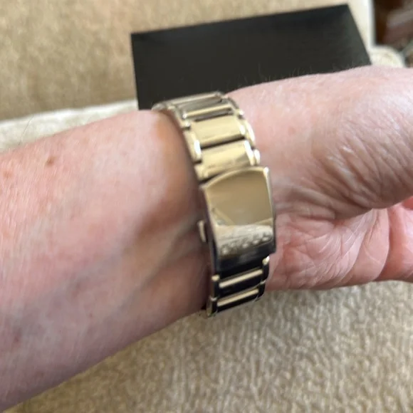 EUC Guess Women’s Black Dial Silver Bracelet Watch, with box - Picture 12 of 14